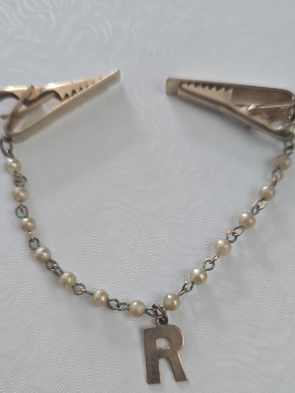 Vintage Pearl Beaded Initial 'R' Tie Clip Chain